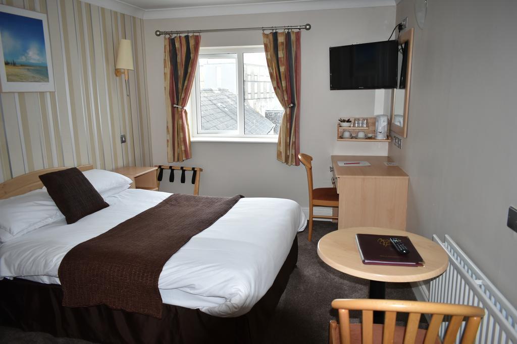 The Corralea Court Hotel Tuam Eksteriør billede