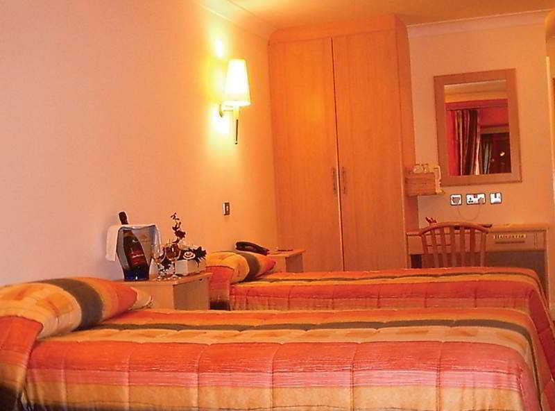The Corralea Court Hotel Tuam Eksteriør billede
